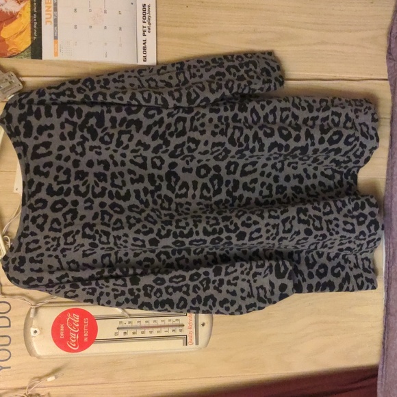 Love & Legend Plus Size 3X Animal Print Sweater W/ Pockets - Picture 9 of 15